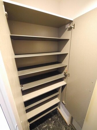 Y’sガーデンの物件内観写真